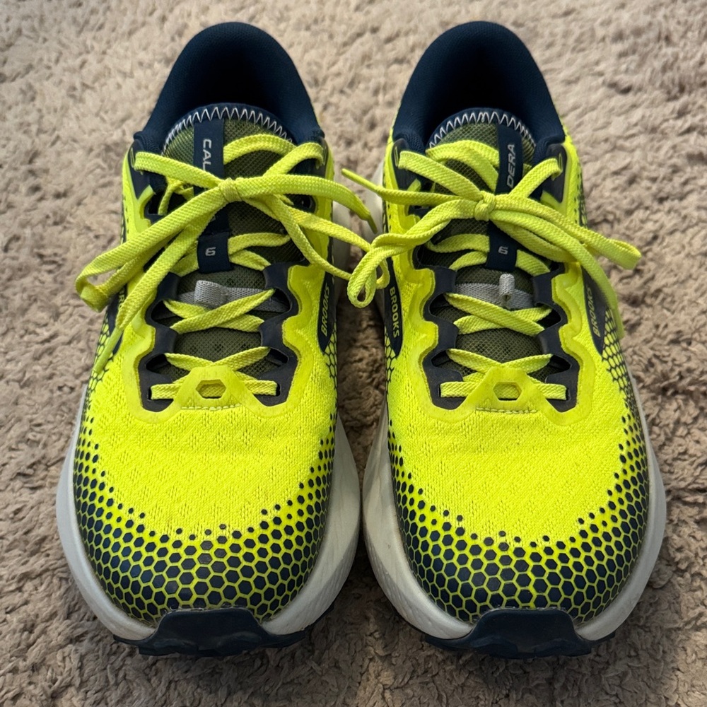 Brooks Caldera 6 Men’s Vibrant Yellow Running Shoes. Size 9.